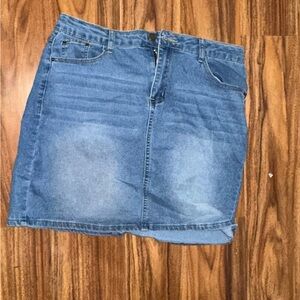 NWT Casual midwash Blue Denim mini Skirt